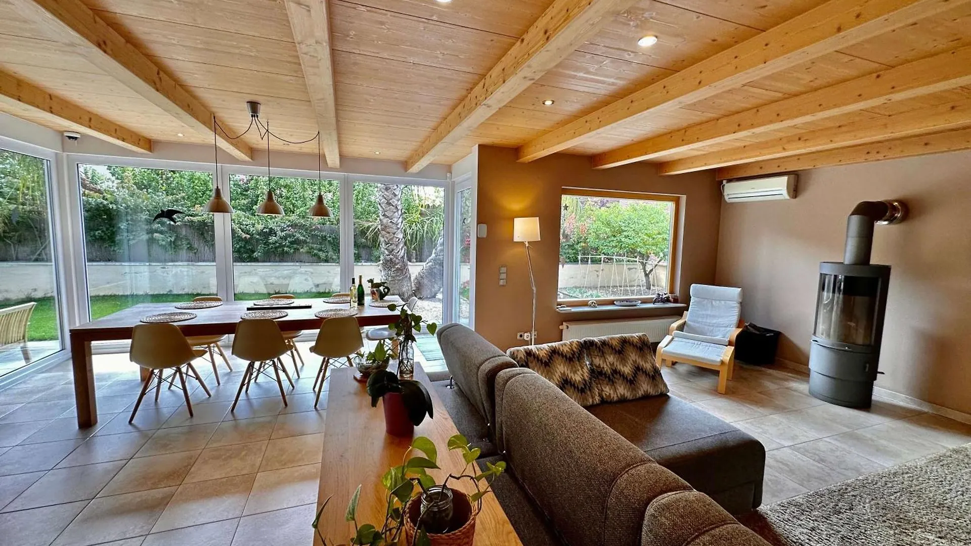 Sparrow Villa In Residential Area By Hlclub Agency Vilanova i la Geltrú