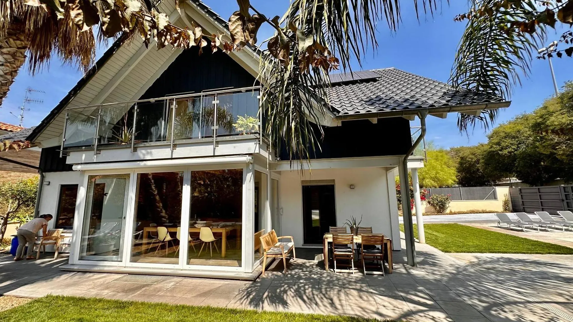 Sparrow Villa In Residential Area By Hlclub Agency Vilanova i la Geltru Spain